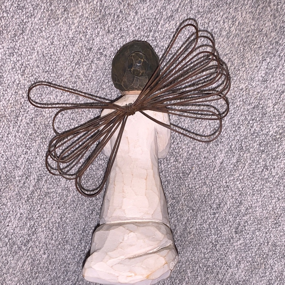 Willow Tree Angel of Prayer Figurine by Susan Lordi with Wire Wings - Picture 5 of 6
